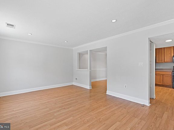 5th image of 1310 Old Pine Ct