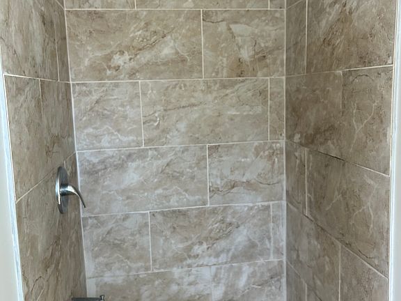 5th image of 114 Sylvan Ave #1