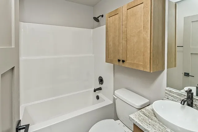 113 Caledonia Rd — Photo 23