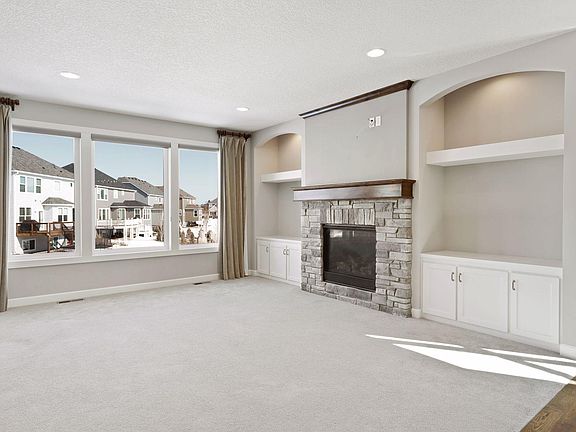 4th image of 5770 Peony Ct N