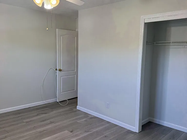 57 Sleepy Hollow Rd #2 — Photo 4