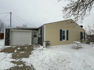 510 Collins Ave, Mandan, ND 58554