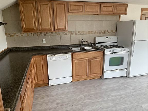 4th image of 830 Tampa Dr