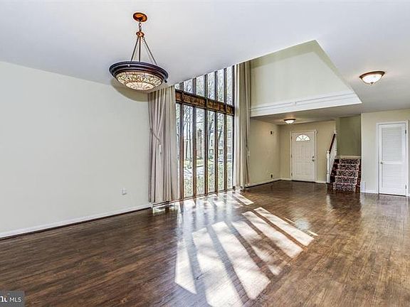 5th image of 16206 Dartmoor Dr