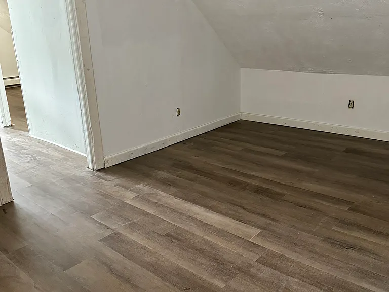 37 E Court St #2 — Photo 4