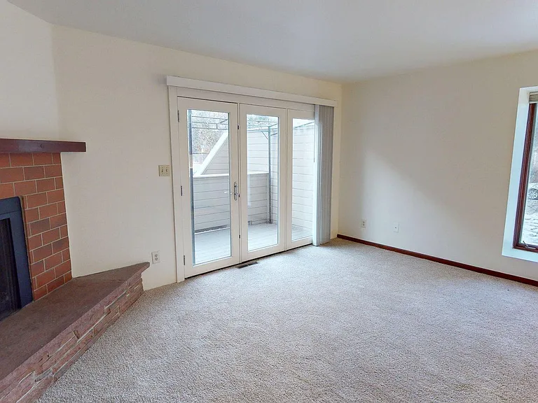 636 Arapahoe — Photo 12