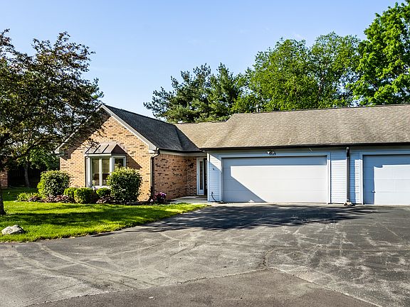 3rd image of 1725 Cloister Dr