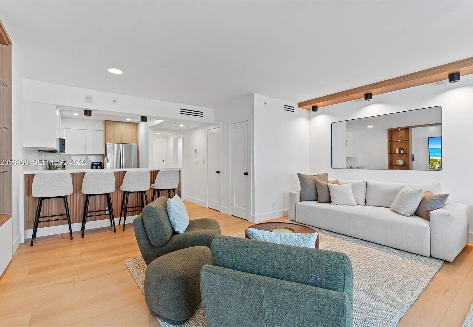 Wave Condo — Photo 3