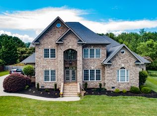 60 Rolling Links Blvd, Oak Ridge, TN 37830