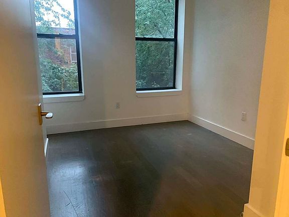5th image of 162 Stuyvesant Ave #2BK