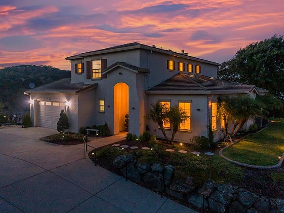 4th image of 411 KNOLL Drive