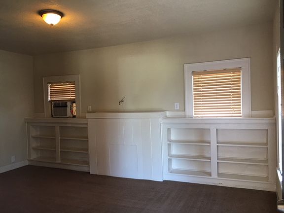 3rd image of 904 Marion Ave