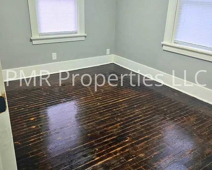 118 Platner St — Photo 8