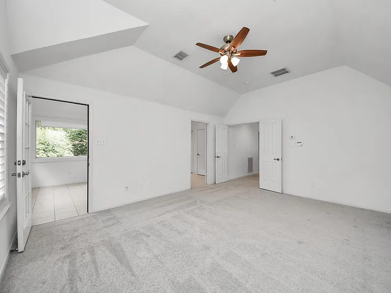 103 E Lakeridge Dr — Photo 32