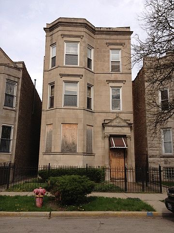 2nd image of 4928 S Saint Lawrence Ave
