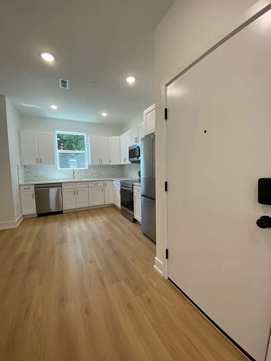 Building Photo - 4202 Fairmount Ave #2