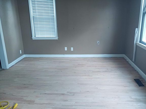 5th image of 9414 Miriam Ave