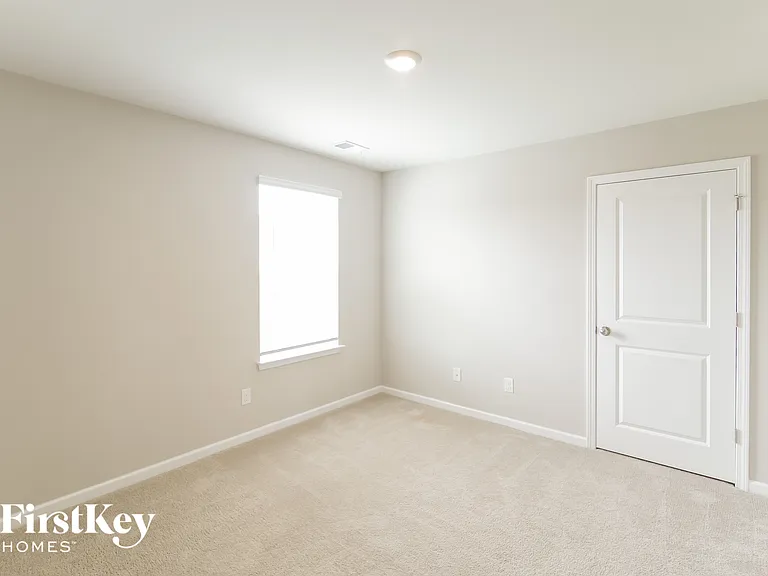9733 Roseberry St — Photo 11