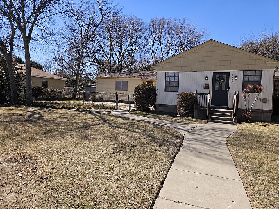 Large 2 bedroom w/Bonus space, 1.25 Bathroom, 1200sf