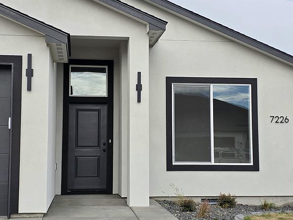 2nd image of 7226 W 31st Pl