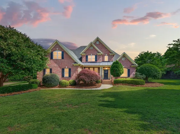 5717 Buteo Ct, Fuquay Varina, NC 27526