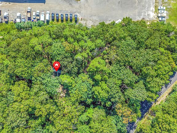 5th image of 852 Ridge Road