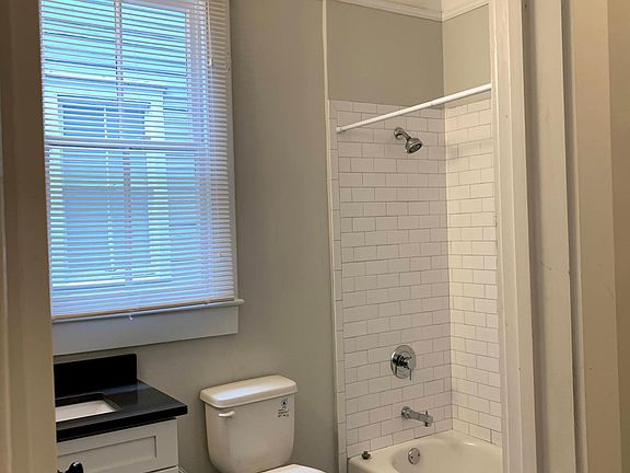 3rd image of 219 W 31st St #A