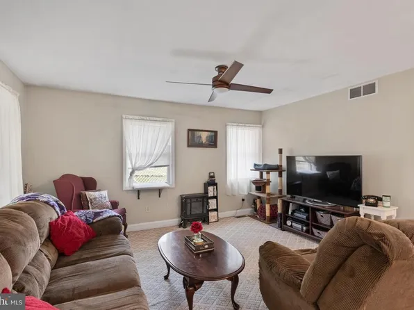 35 W Front St, Palmyra, NJ 08065