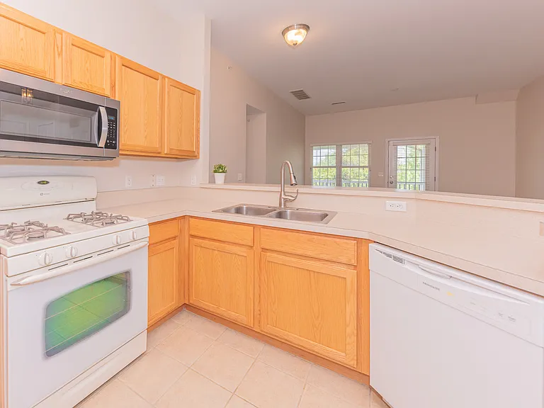 2211 S Main St #1 — Photo 9