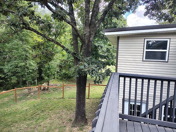 5th image of 3226 Sky Line Dr