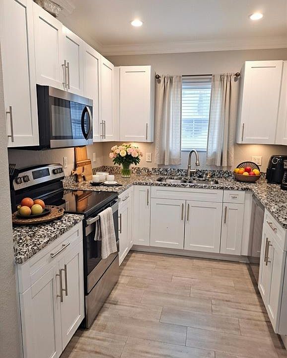 1st image of 1635 W 15th Street