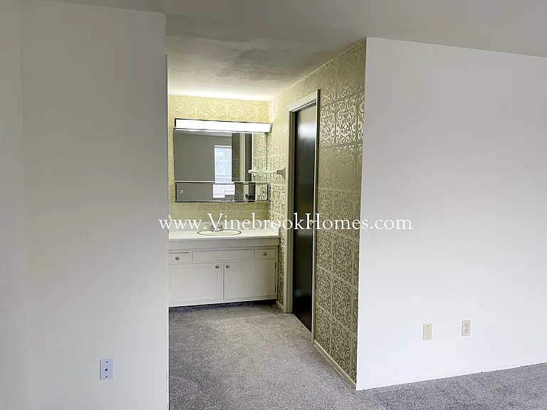 5680 Troy Villa Blvd — Photo 11