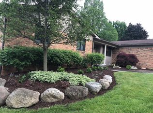 36228 Smithfield Rd, Farmington, MI 48335