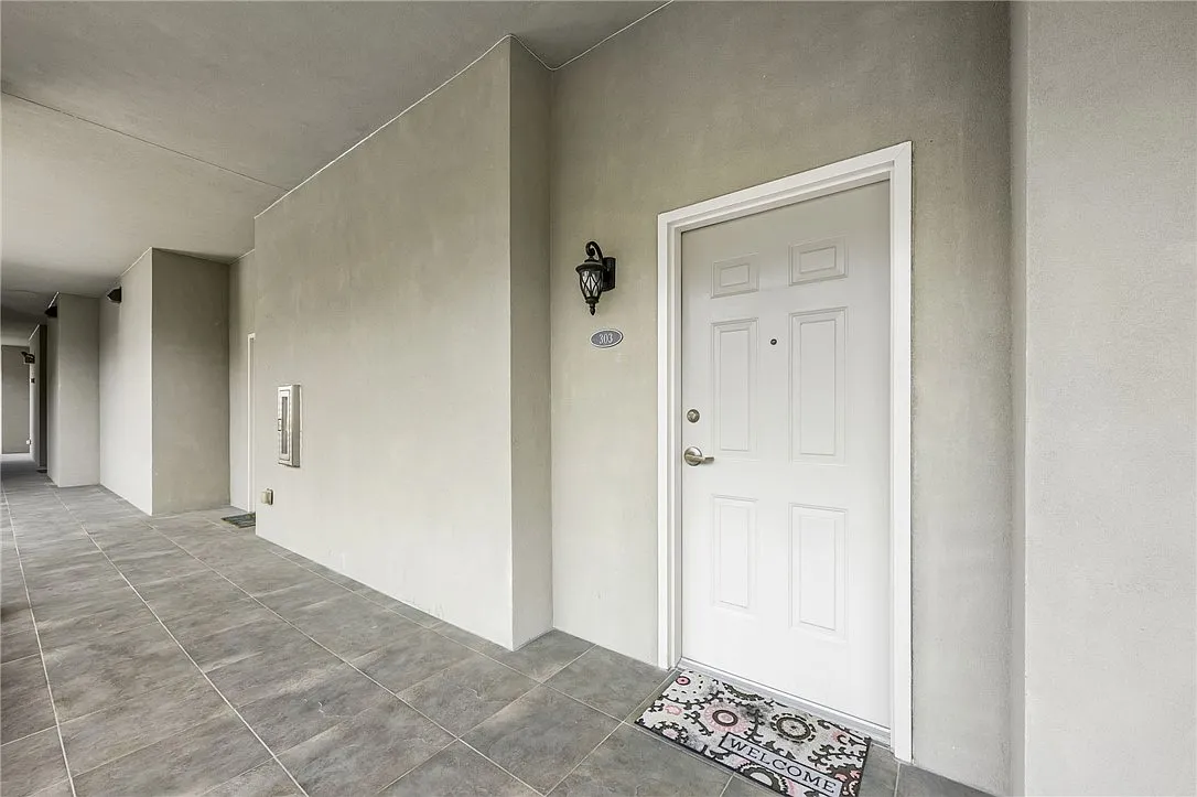Building Photo - 150 Salt Air Dr #304