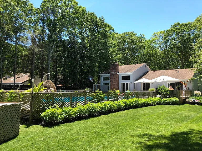 8 Sulky Cir — Photo 2