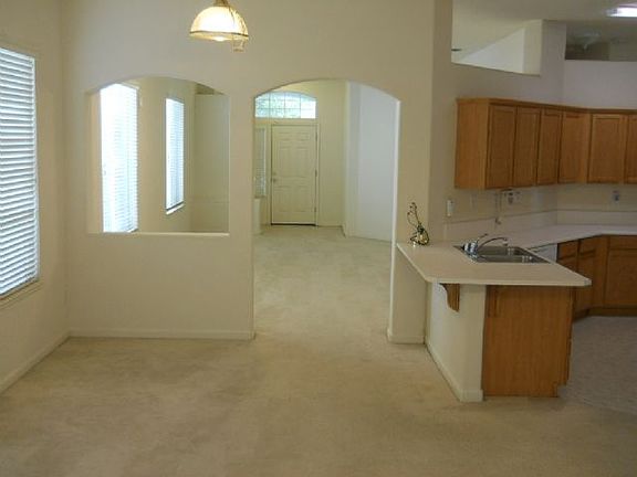 4th image of 750 Brittanyann Ln