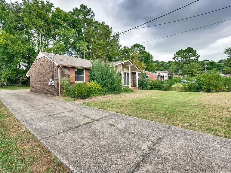 5409 Country Dr — Photo 1