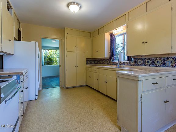 3rd image of 3256 E Terra Alta Blvd