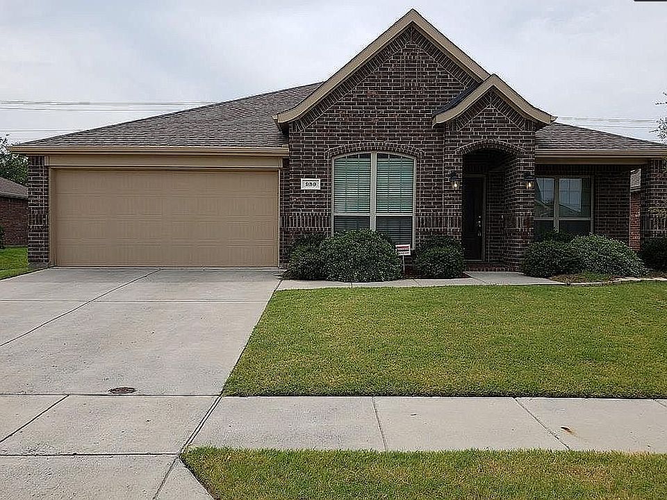 1st image of 930 English Ivy Dr