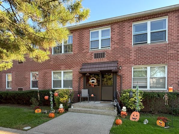 30 Fenway Cir APT 2-1