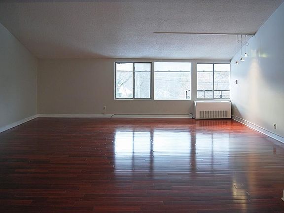 2nd image of 3 Longwood Dr APT 5