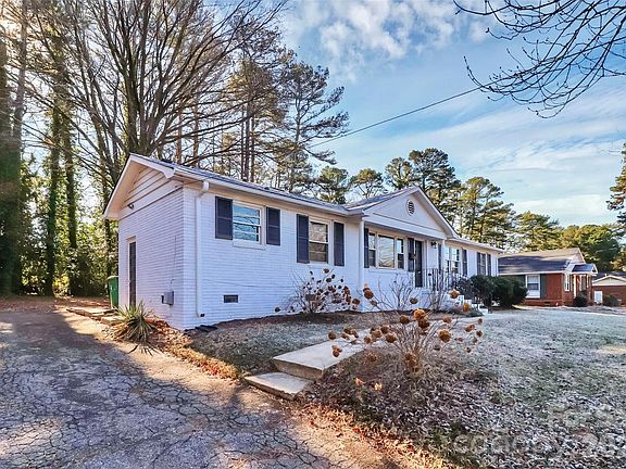 3rd image of 1520/1522 Woodhill Ln