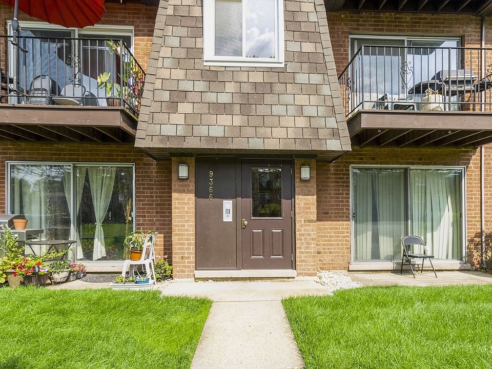 1st image of 9366 Bay Colony Dr APT 1N