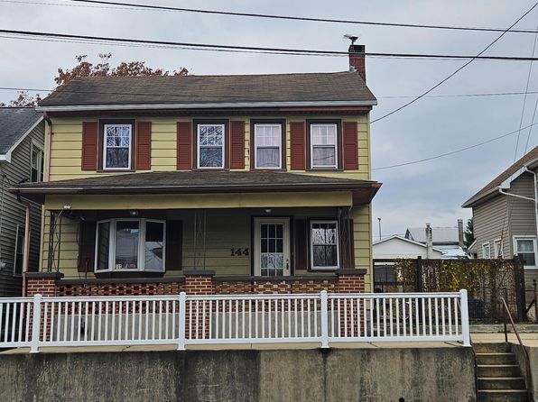 144 E Main St, Fredericksburg, PA 17026