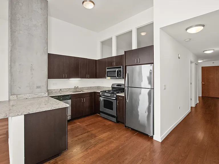 235 W Van Buren St #4616 — Photo 3