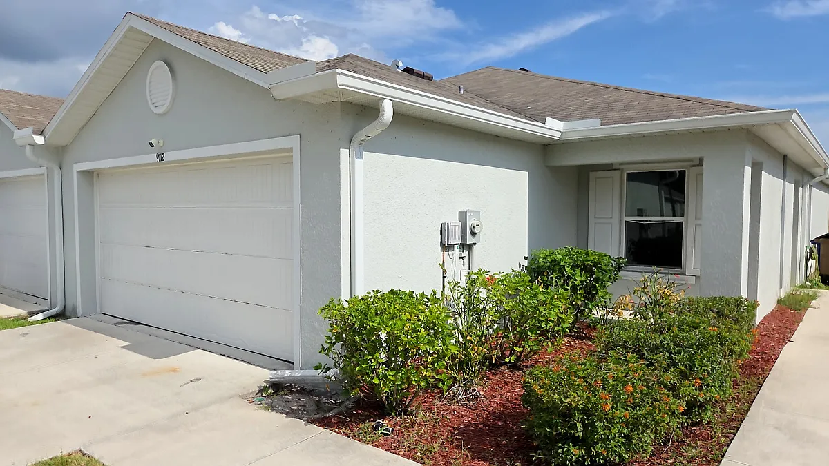 Building Photo - 9112 Aegean Cir #R