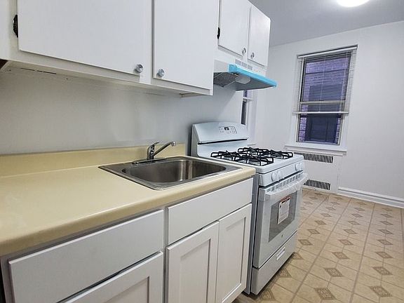 5th image of 42-15 43rd Ave #E10