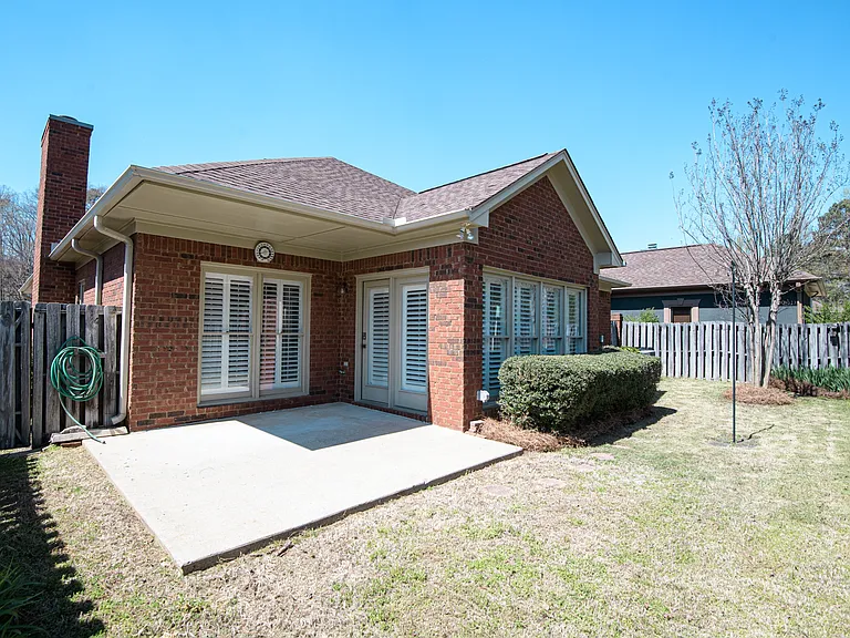 1326 Berwick Dr — Photo 21