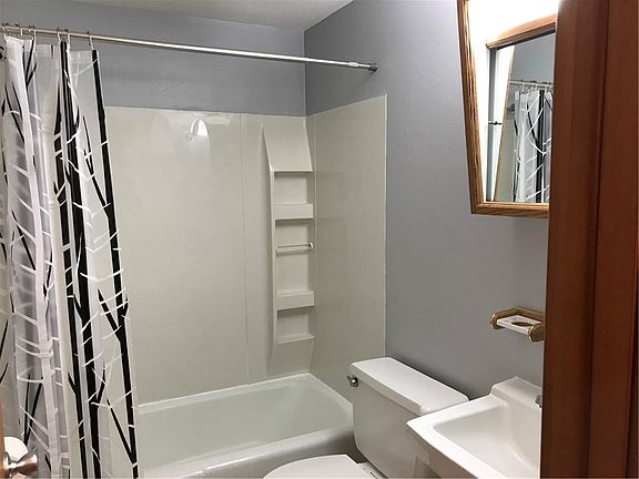 4th image of 2945 Aberdeen Ave