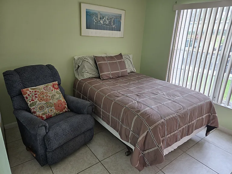 FRONT-FACING DOUBLE SIZED GUEST ROOM